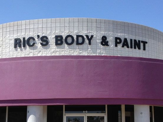 3D Signs & Dimensional Lettering